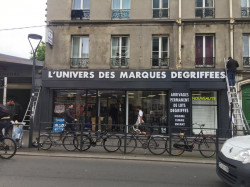Lambrequin lumineux à Paris