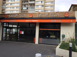 Store enrouleur avec logo à Hauts-de-Seine
